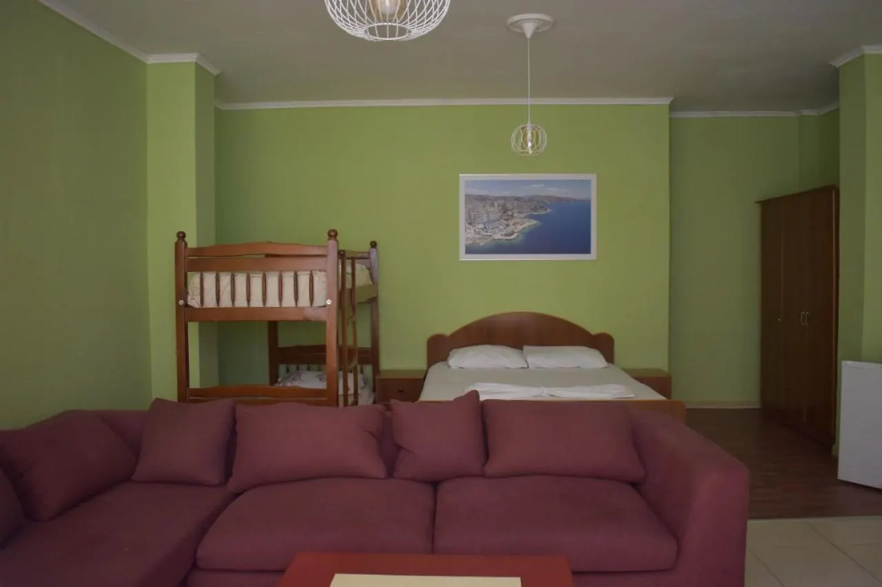 **  Hotel Emi Durrës Arnavutluk